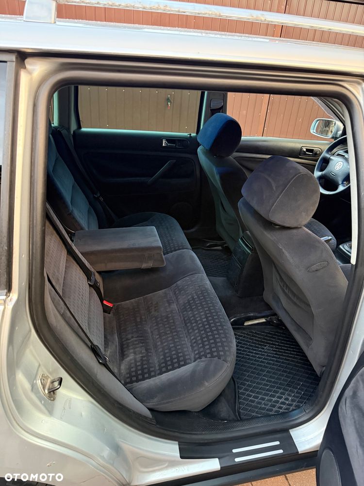 Volkswagen Passat 1.9 TDI Comfortline - 18