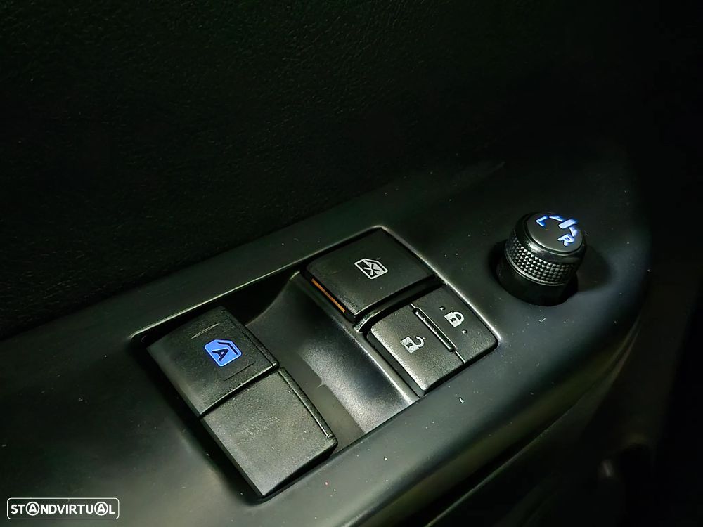 Toyota Hilux 2.4D-4D - 3 LUG. | GARANTIA | NACIONAL - 150.000KM - 24