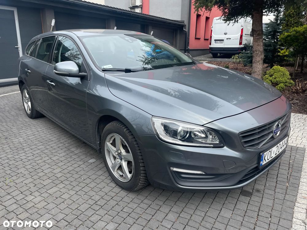 Volvo V60 D3 Momentum - 1