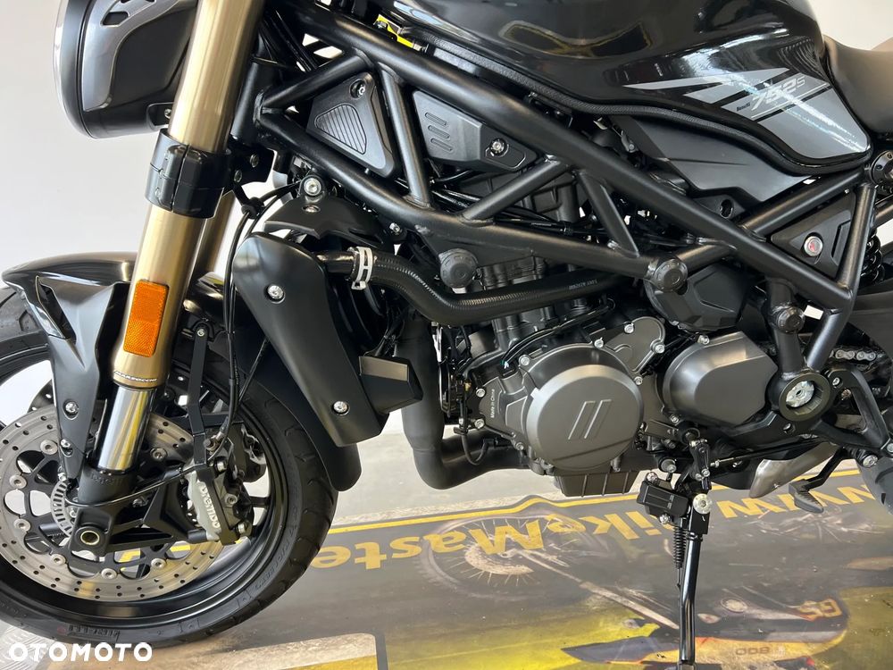 Benelli 752 S - 8