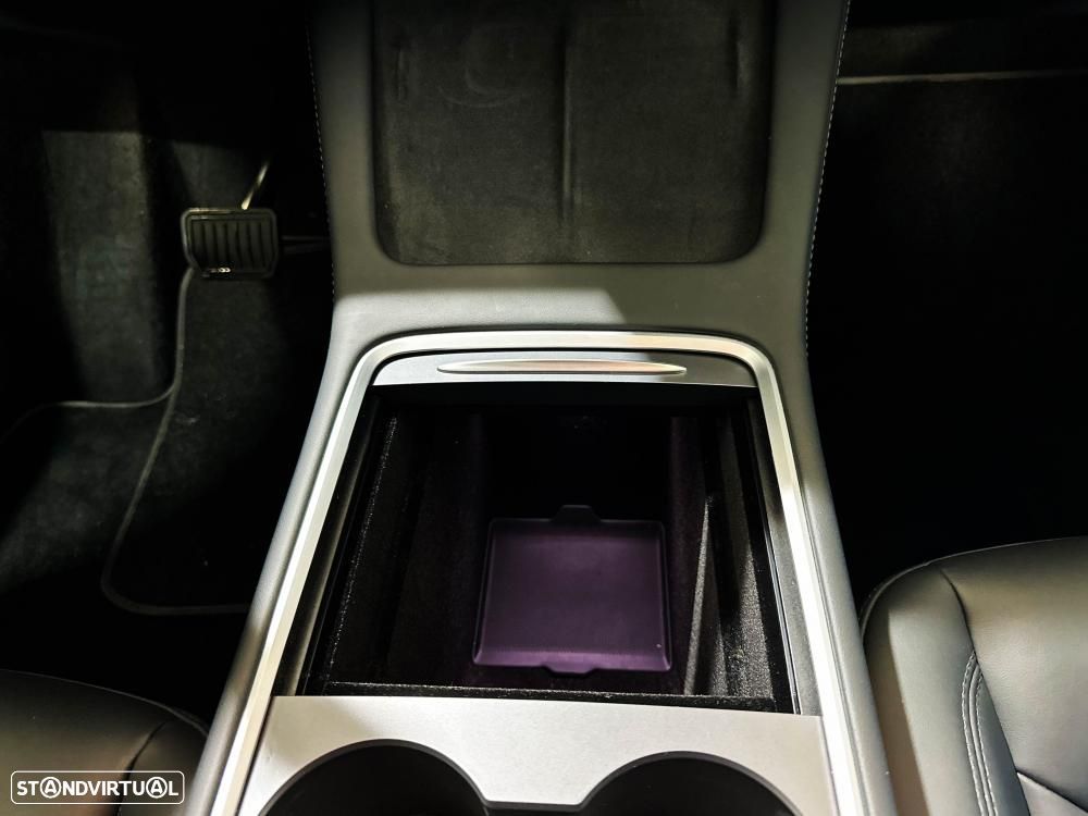 Tesla Model Y Long Range Dual Motor AWD - 39