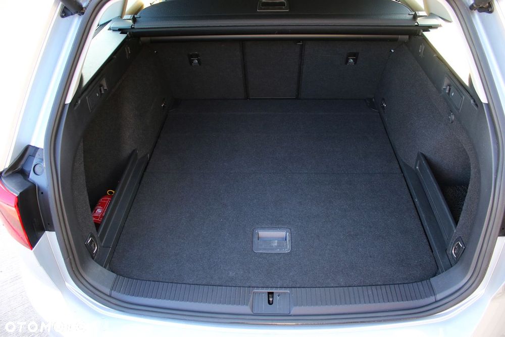 Volkswagen Passat Variant 2.0 TDI SCR Elegance DSG - 20