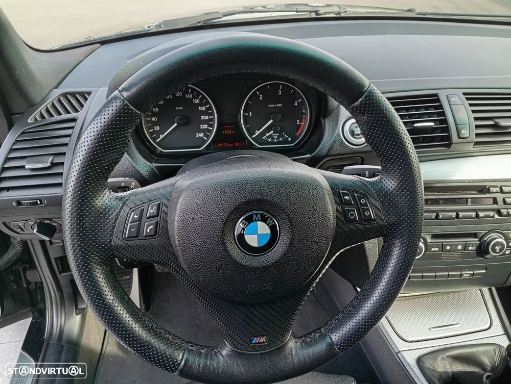 BMW 118 d Pack M - 18