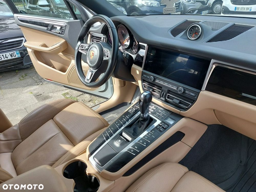 Porsche Macan - 16