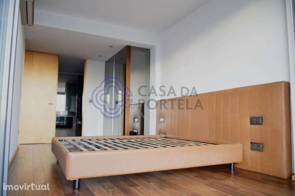 T2 com varanda e lugar de garagem, na Alameda das Antas, Porto - Grande imagem: 3/24