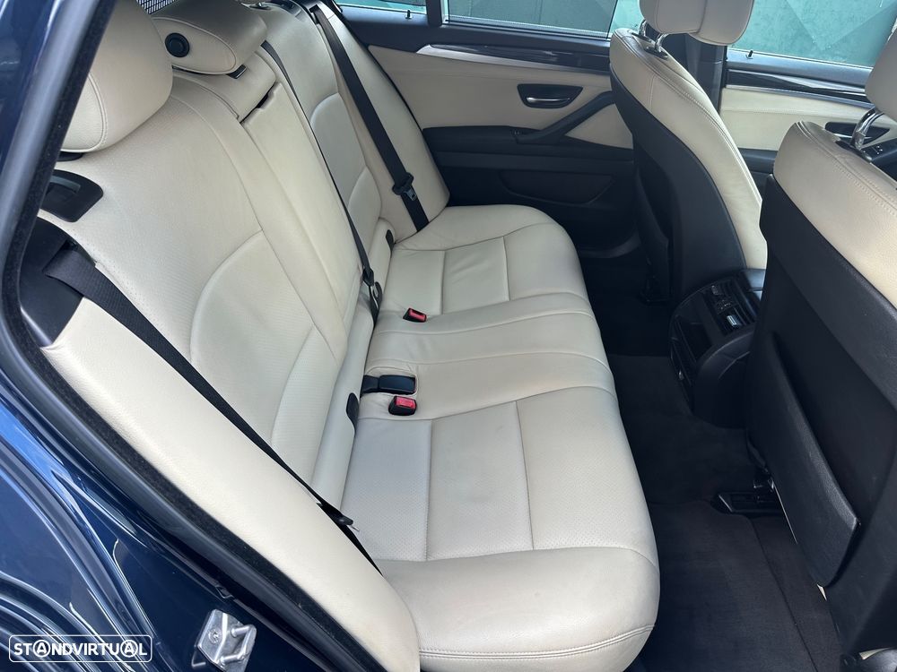 BMW 520 d Exclusive Auto 129g - 33