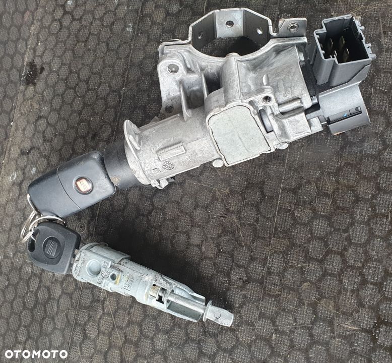 Stacyjka + 2 Kluczyki 6R0905851D SEAT IBIZA IV LIFT 1.4 - 1