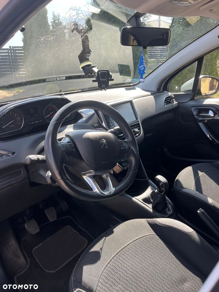 Peugeot 208 1.2 PureTech Allure - 13