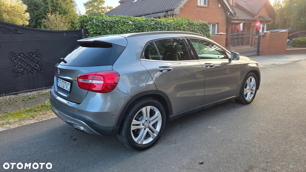 Mercedes-Benz GLA - 4