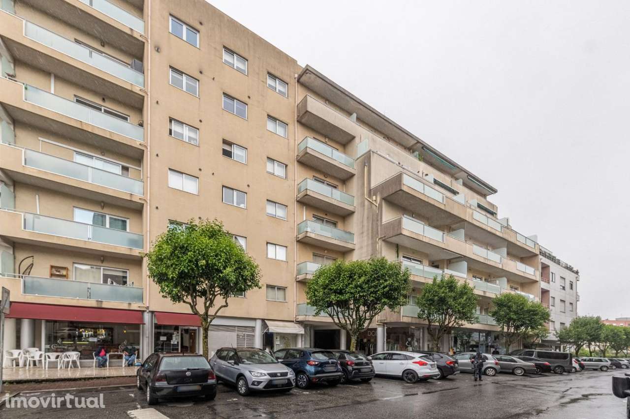 Apartamento T4 com 2 Suites a poucos minutos do Centro de Braga - Grande imagem: 2/24