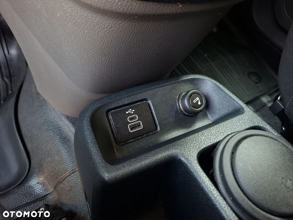 Ford Connect - 28