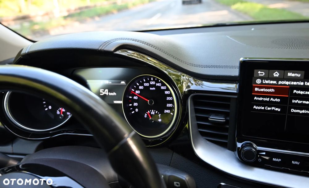 Kia XCeed - 31