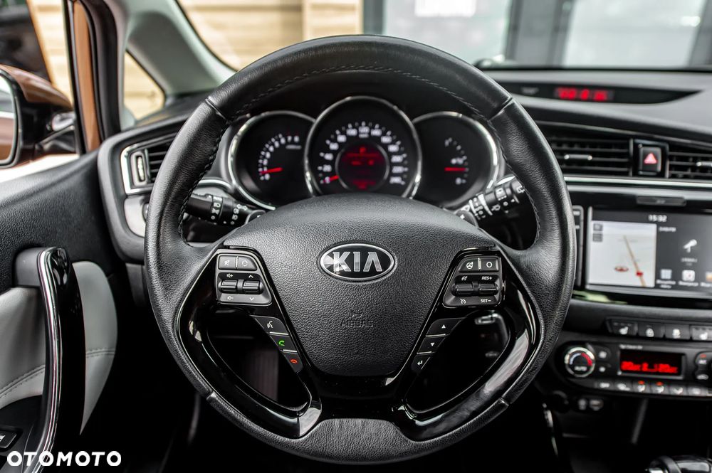 Kia Ceed 1.6 GDI DCT Vision - 17