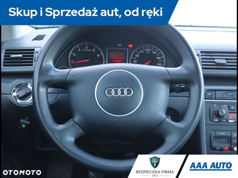 Audi A4 Limousine - 14