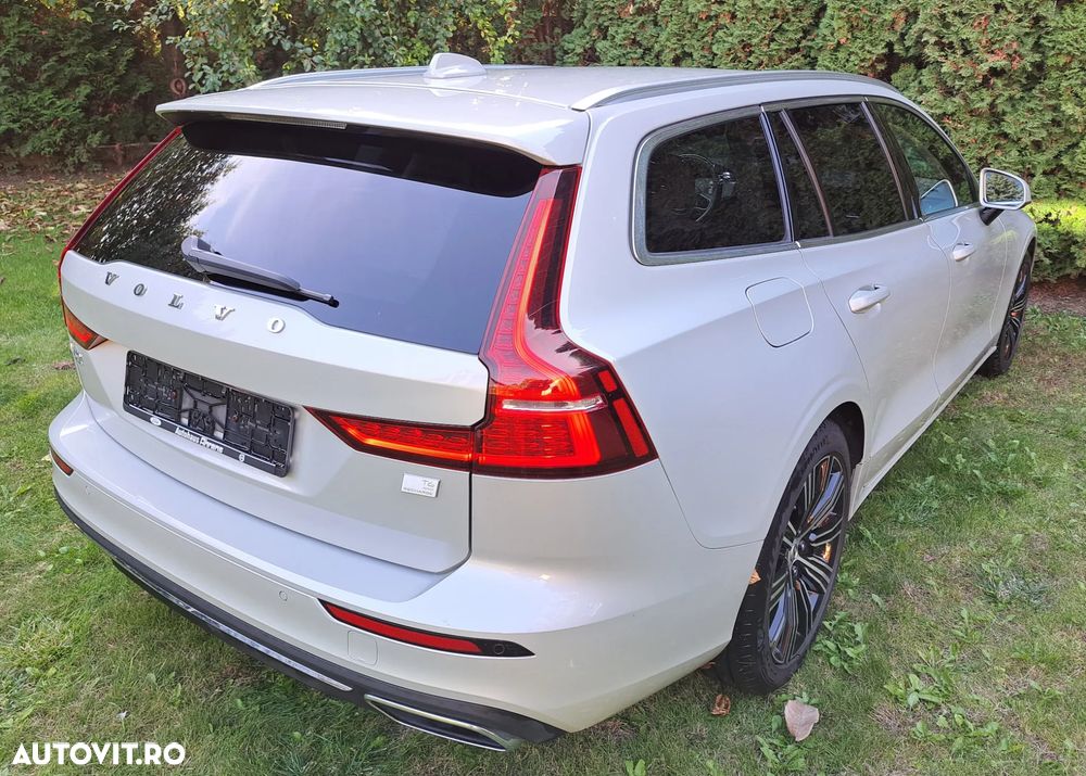 Volvo V60 T6 AWD Twin Engine Geartronic Momentum Pro - 8