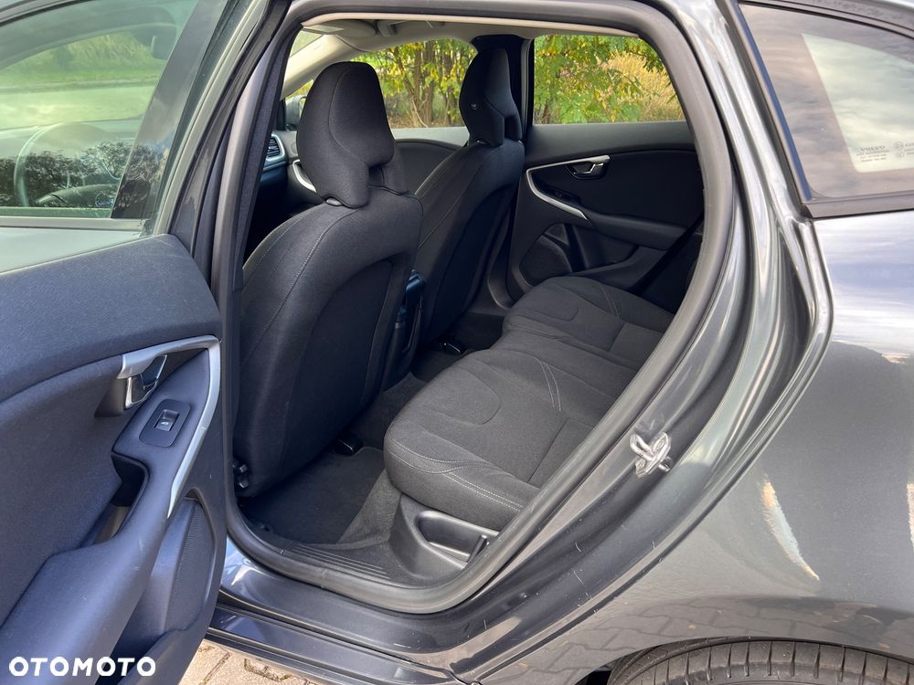 Volvo V40 D2 Kinetic - 26