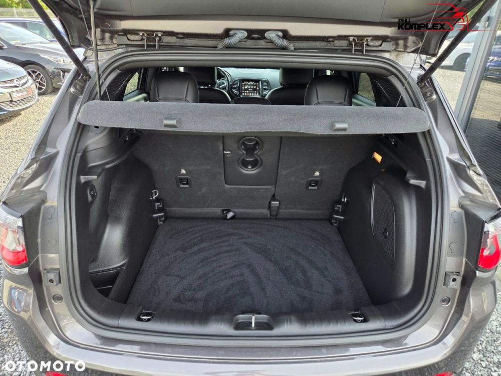 Jeep Compass - 10