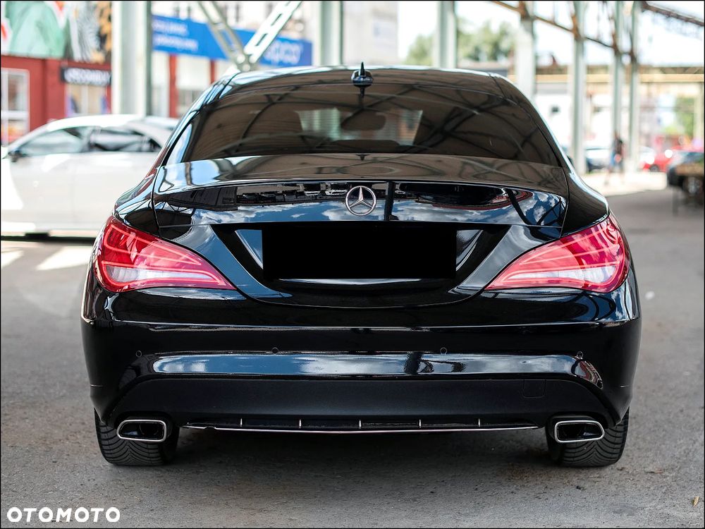 Mercedes-Benz CLA 180 7G-DCT Urban - 8