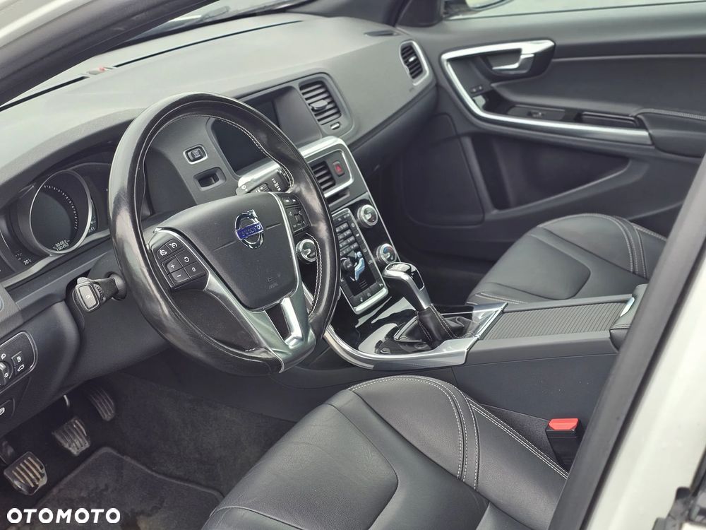 Volvo S60 T3 Drive-E Momentum - 9