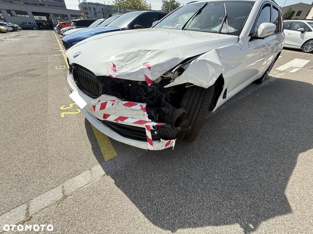 BMW Seria 5 2019 photo 2