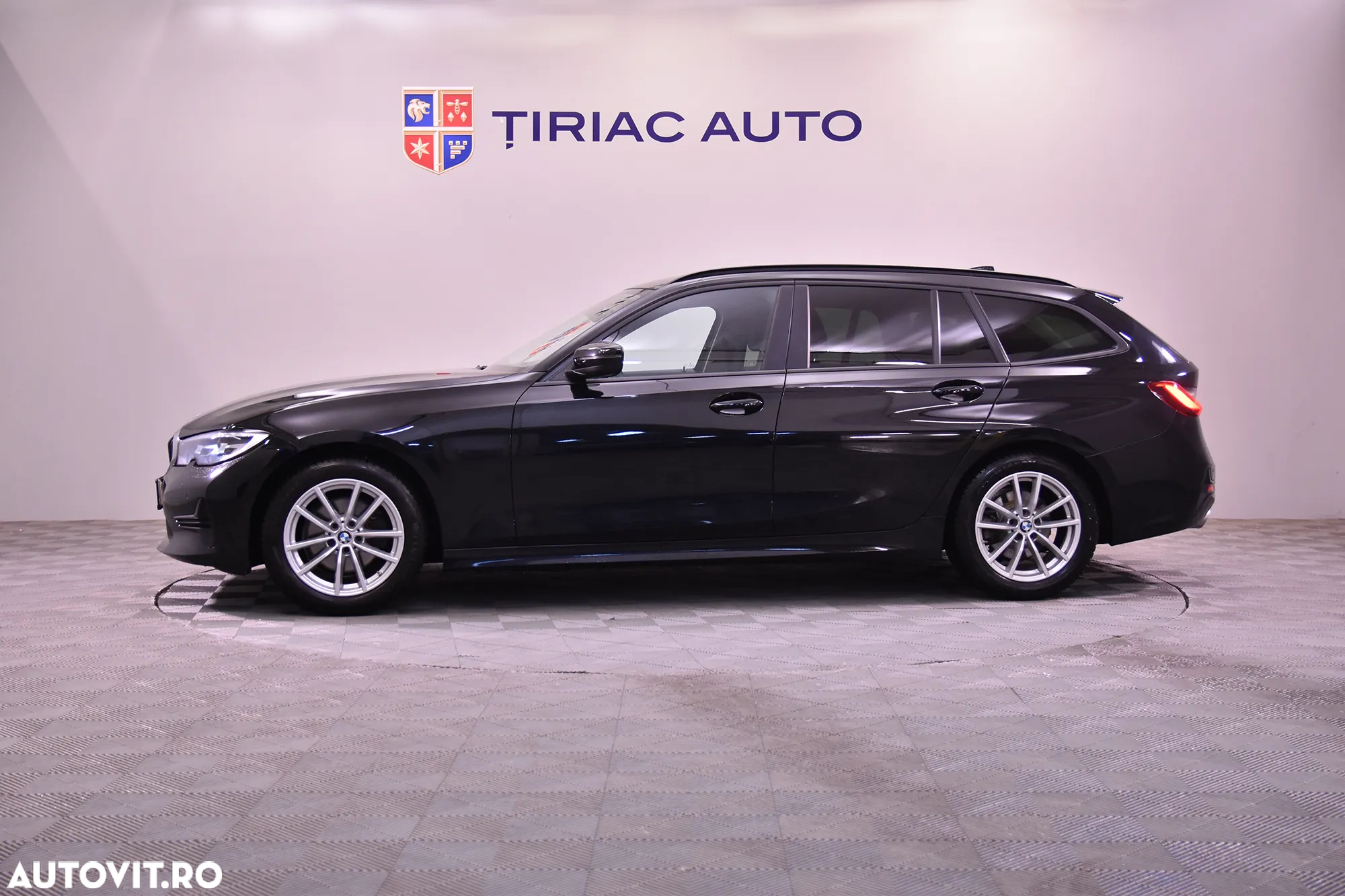BMW Seria 3 320d Touring xDrive Aut. - 2