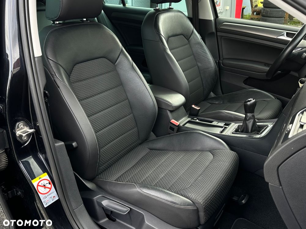 Volkswagen Golf 1.4 TSI BMT Highline - 29
