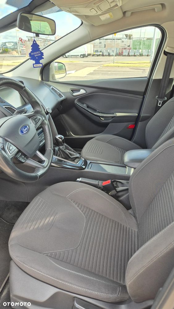 Ford Focus 1.6 Titanium - 10
