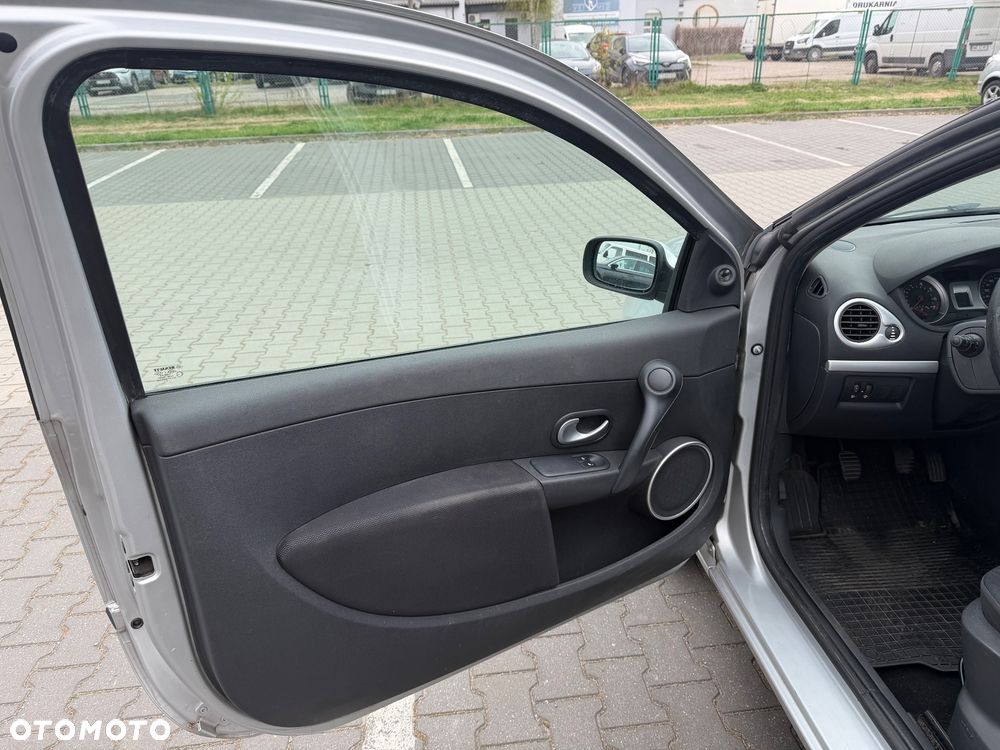 Renault Clio 1.2 16V 75 Expression - 18