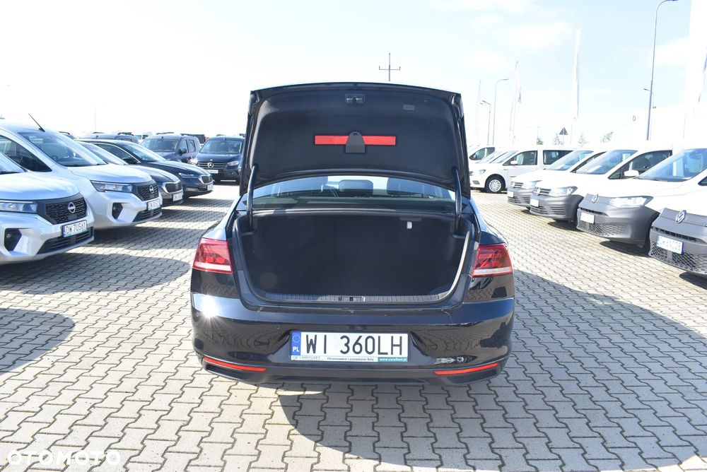 Volkswagen Passat 2.0 TDI EVO Essence DSG - 13