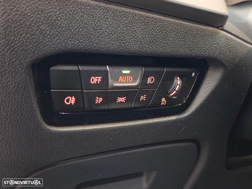 BMW 320 e Line Sport Auto - 39