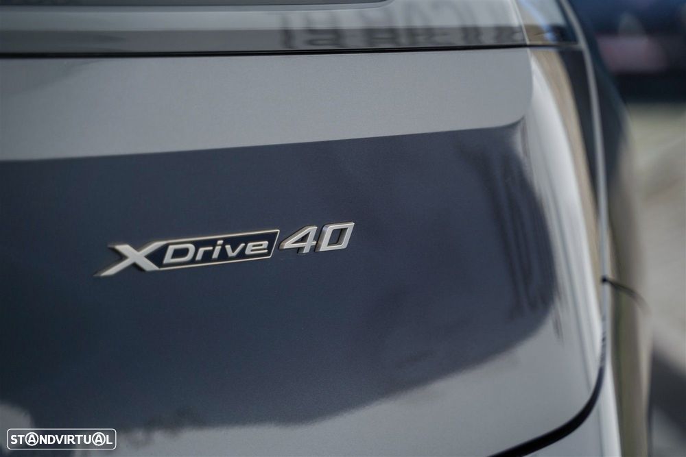 BMW iX xDrive 40 Pack Desportivo - 7