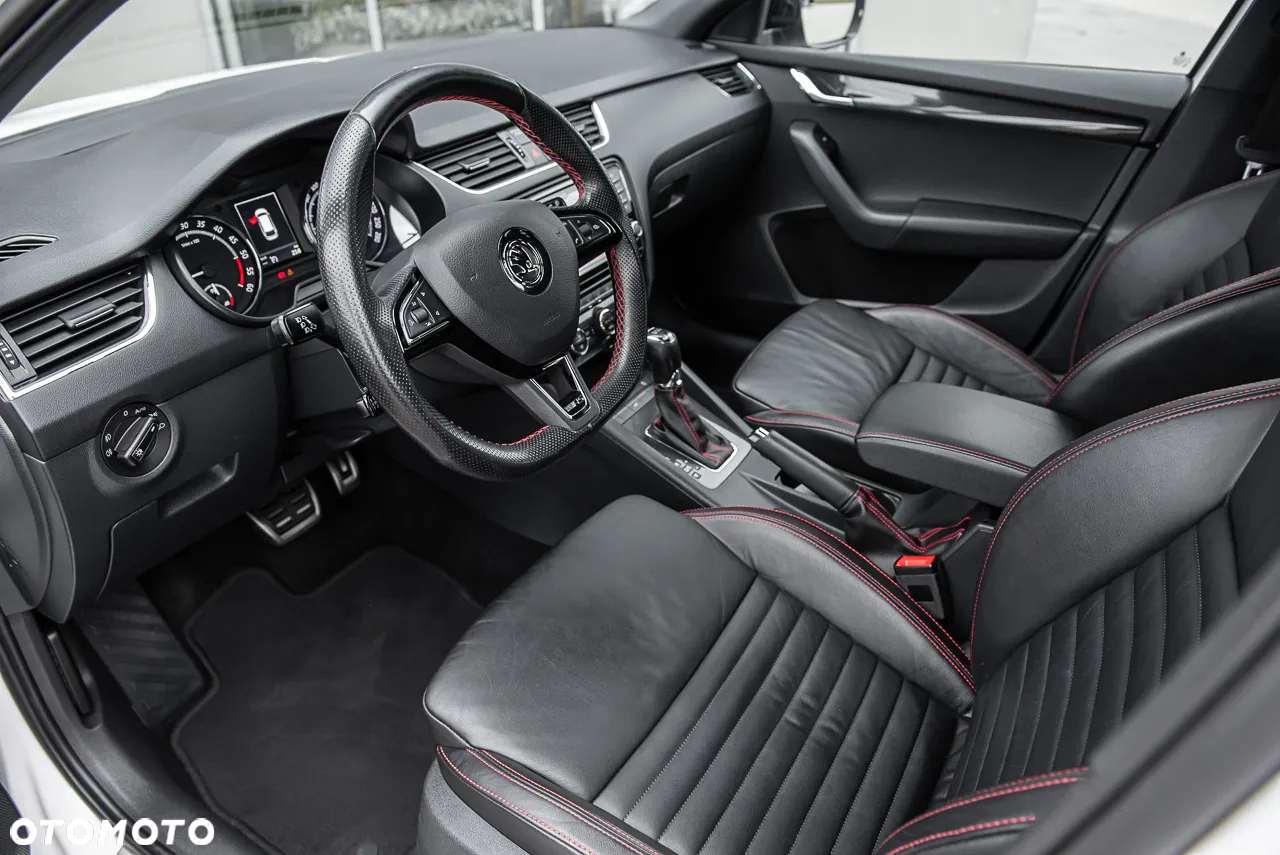 Skoda Octavia Combi 2.0 TDI 4x4 DSG RS - 15