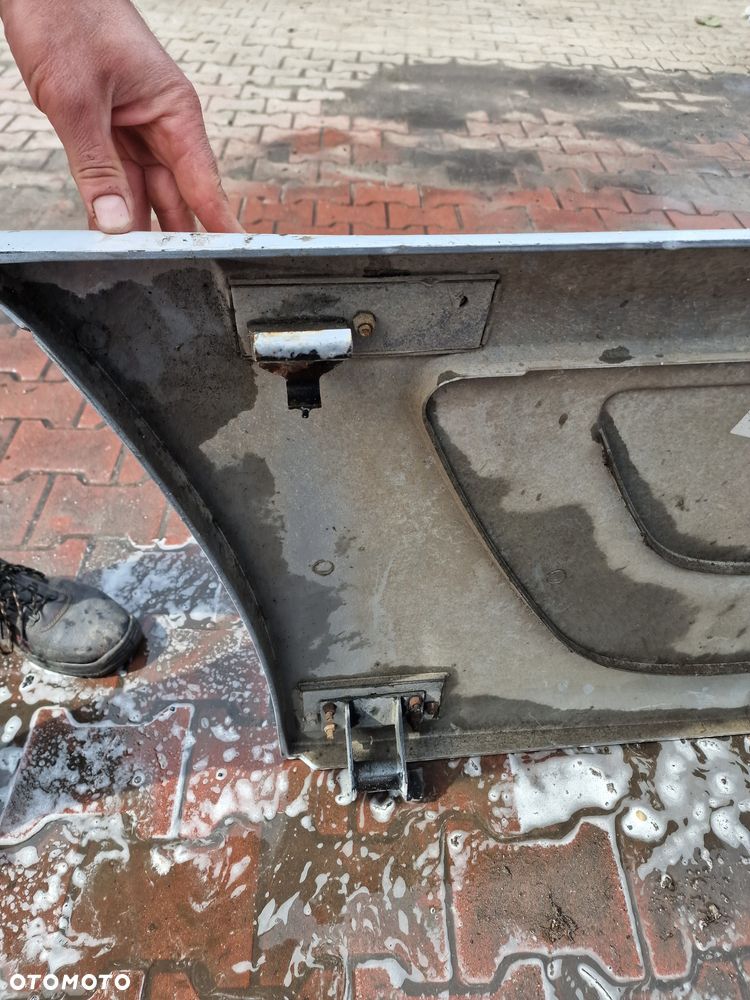 SPOJLERY BOCZNE, MIĘDZYOSIOWE MERCEDES-BENZ MP3 - 15