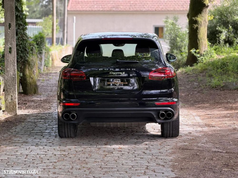 Porsche Cayenne S E-Hybrid Platinum Edition - 35