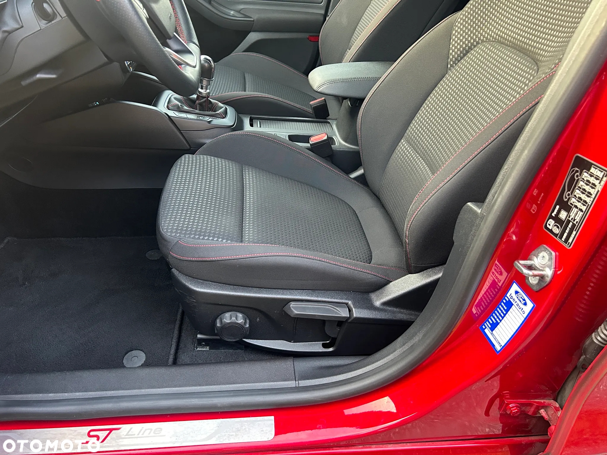 Ford Focus 1.0 EcoBoost Hybrid ST-LINE - 13
