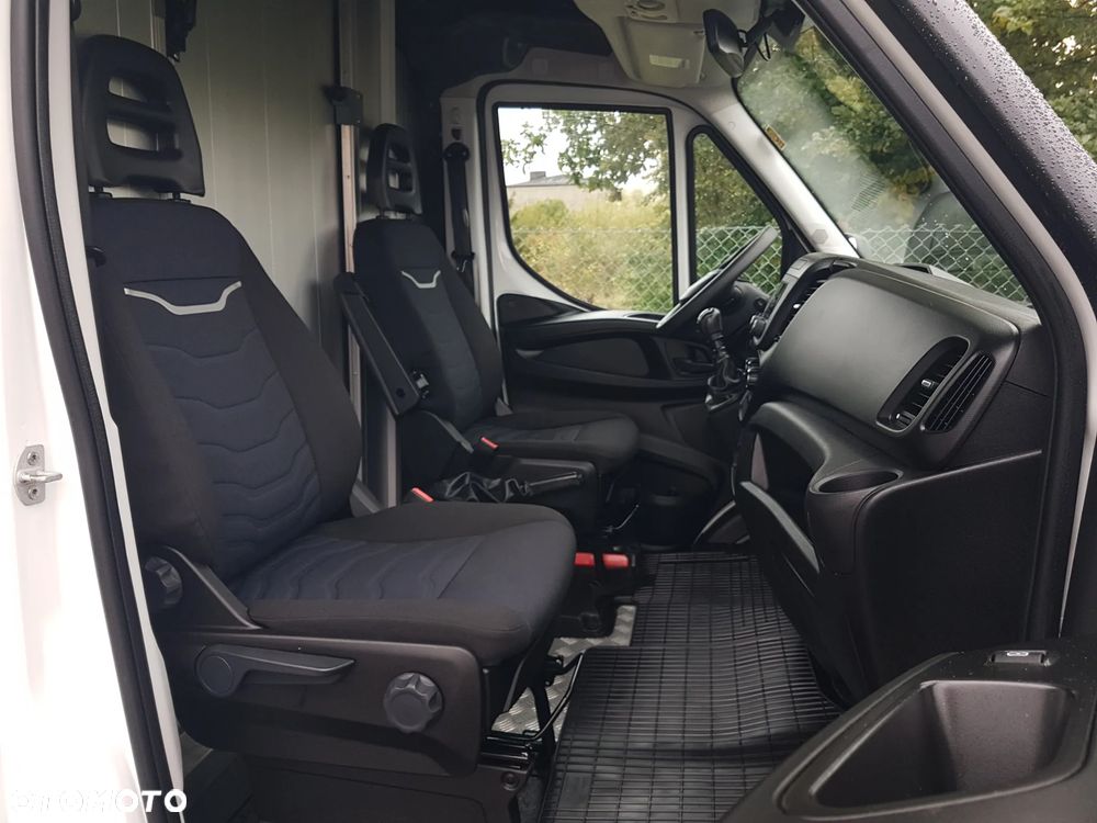 Iveco DAILY KONTENER NISKOPODŁOGOWY 4,43x2,23x2,42 SKLEP FOODTRUCK BAR KLIMA KONIOWÓZ KAMPER - 8