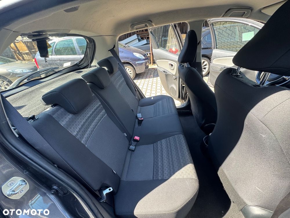 Toyota Yaris - 9