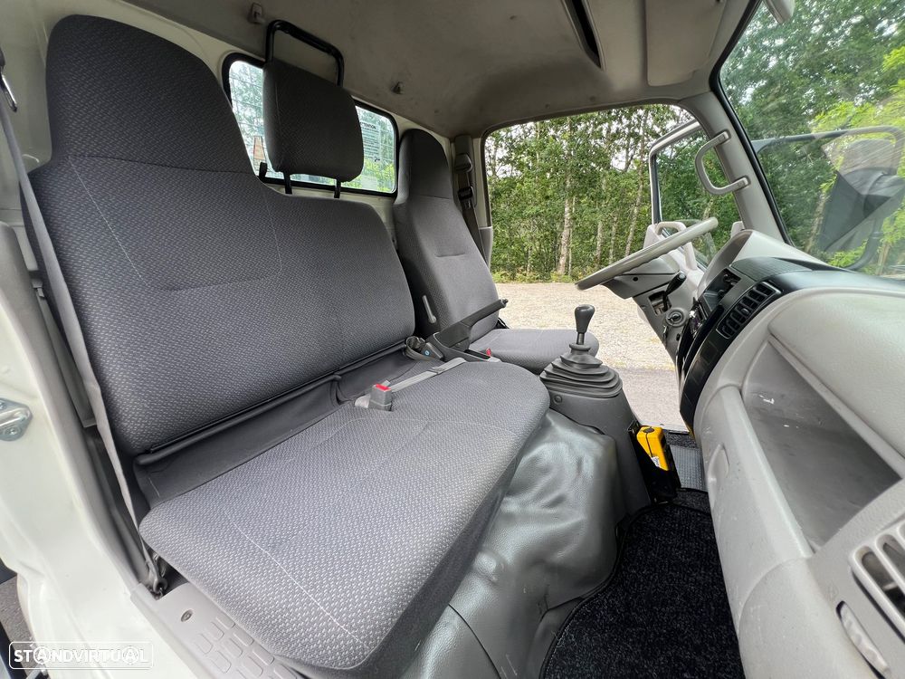 Toyota DYNA 3.0 COM AC - 10