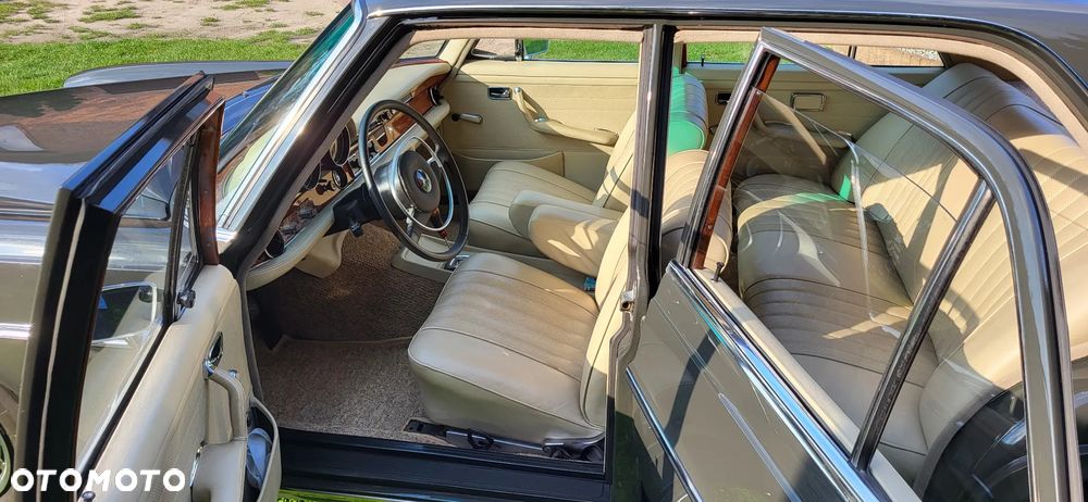Mercedes-Benz 280 - 12