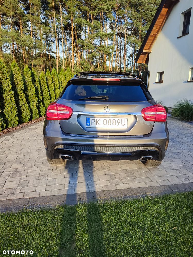 Mercedes-Benz GLA 180 d 7G-DCT AMG Line - 11