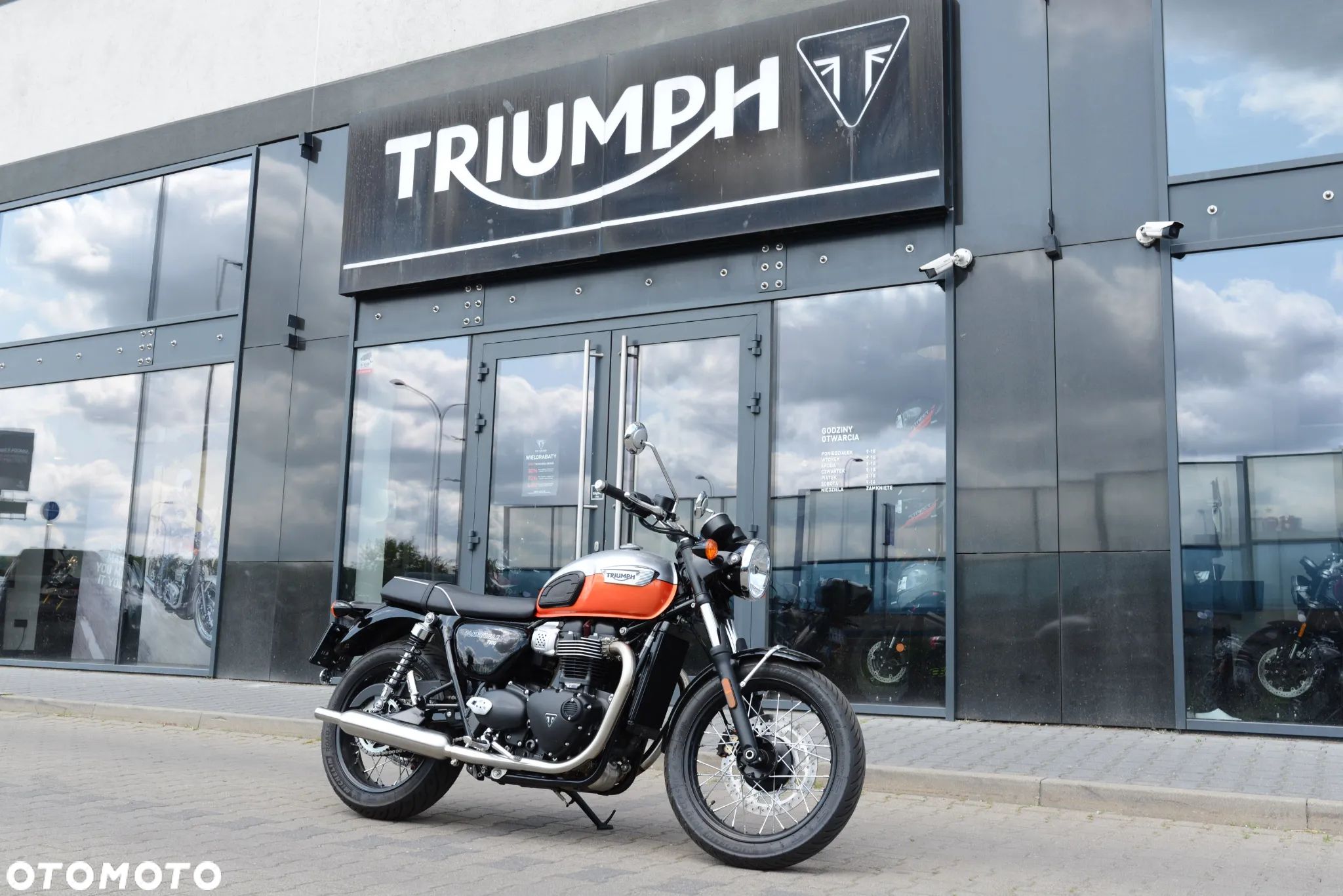 Triumph Bonneville - 14
