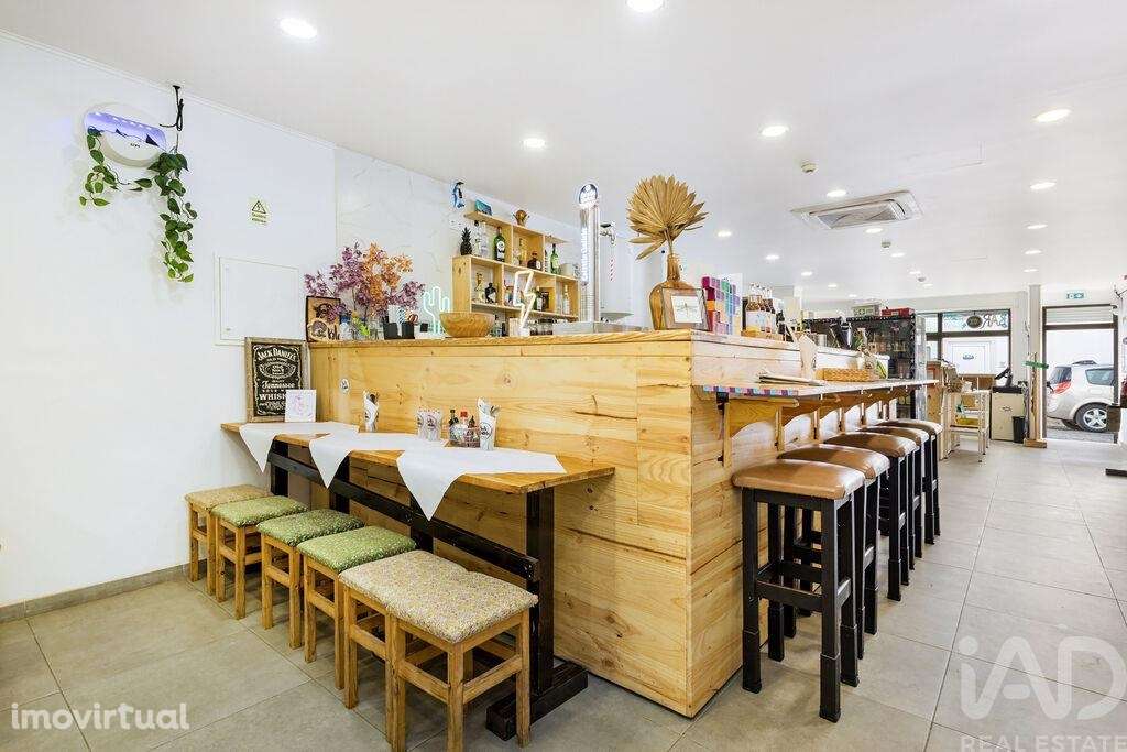 Loja / Estabelecimento Comercial T2 em São Gonçalo De Lagos de 147,00 - Grande imagem: 5/22