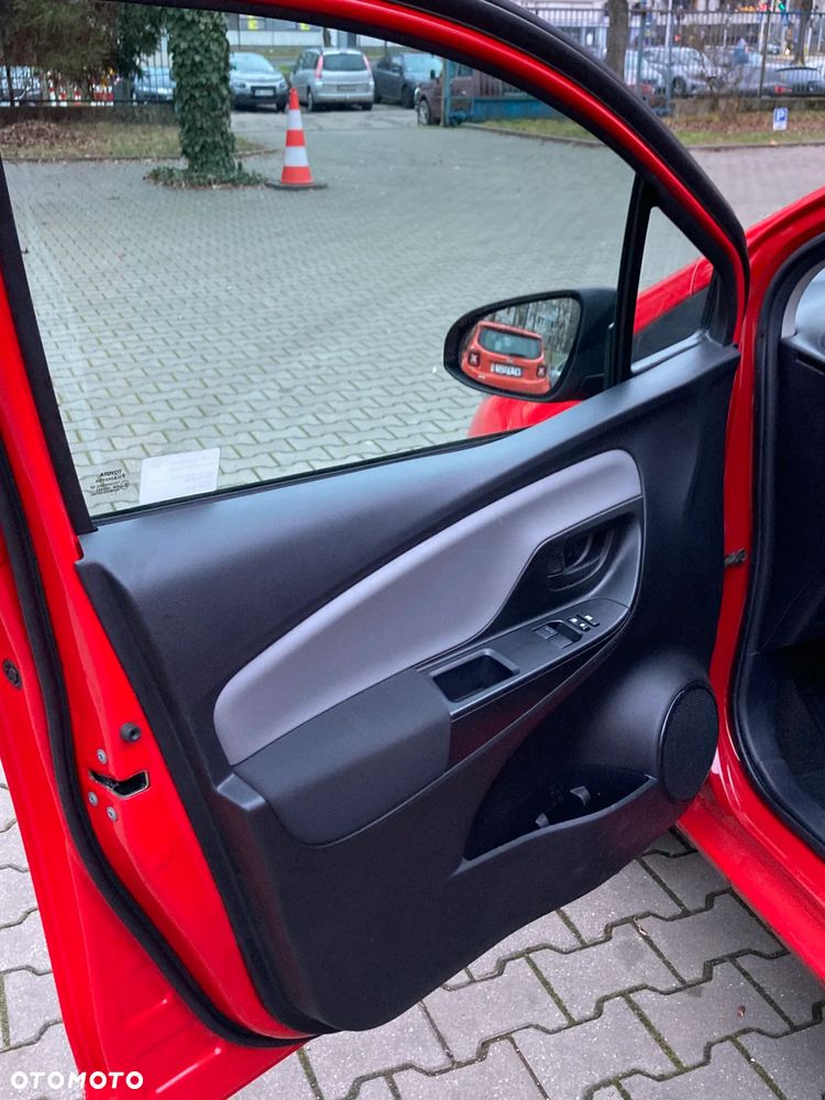 Toyota Yaris - 12