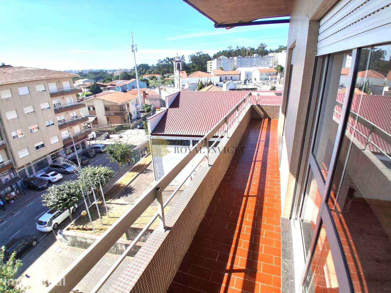 Apartamento T3 Renovado com 3 Frentes, Varandas e Lugar de Garagem – F - Grande imagem: 5/28