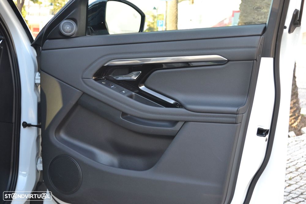 Land Rover Range Rover Evoque 1.5 P300e AWD SE Auto - 25