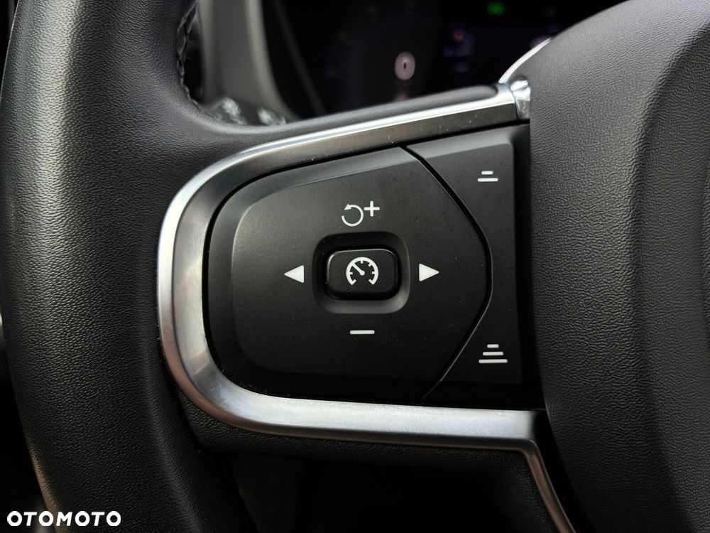 Volvo XC 60 B4 B Momentum - 15