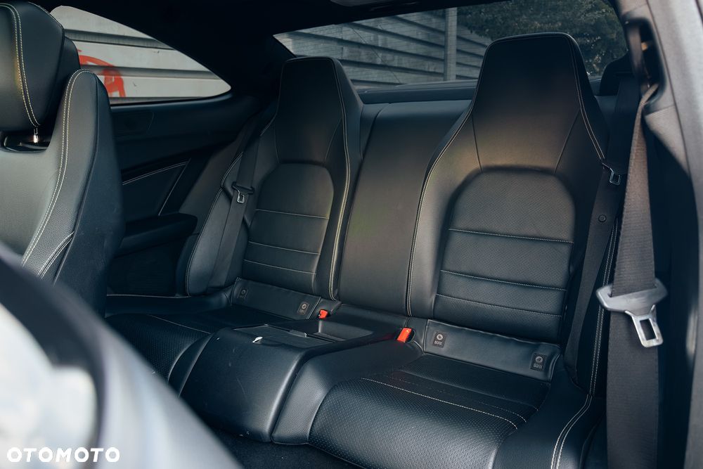 Mercedes-Benz Klasa C 250 CGI BlueEff - 24
