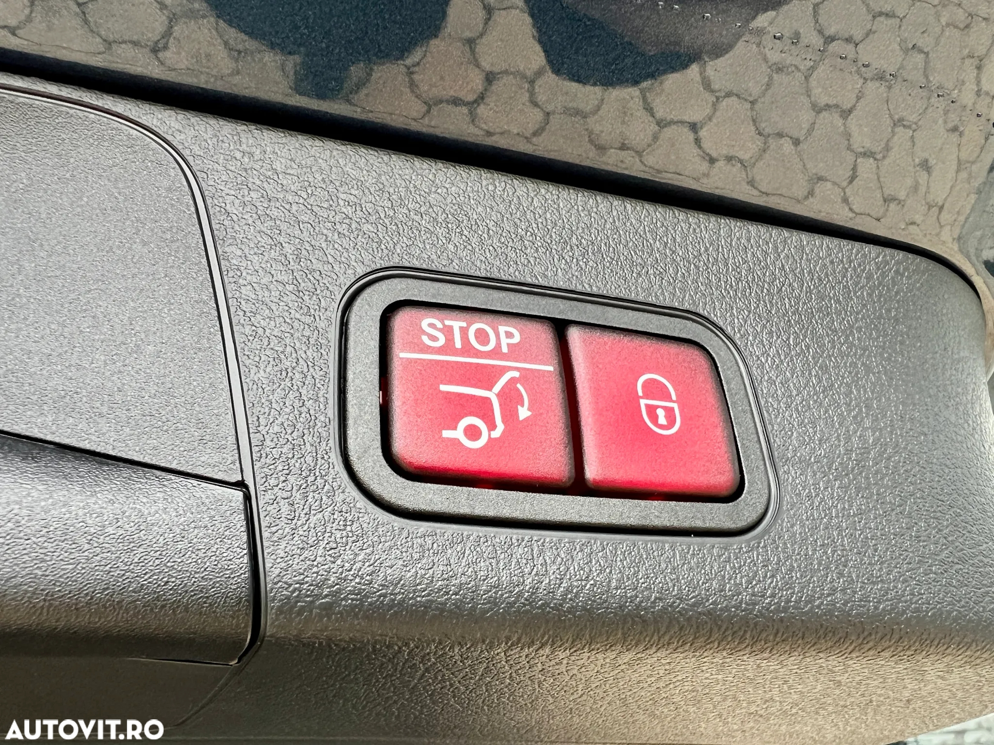 Mercedes-Benz EQB 300 4MATIC - 15