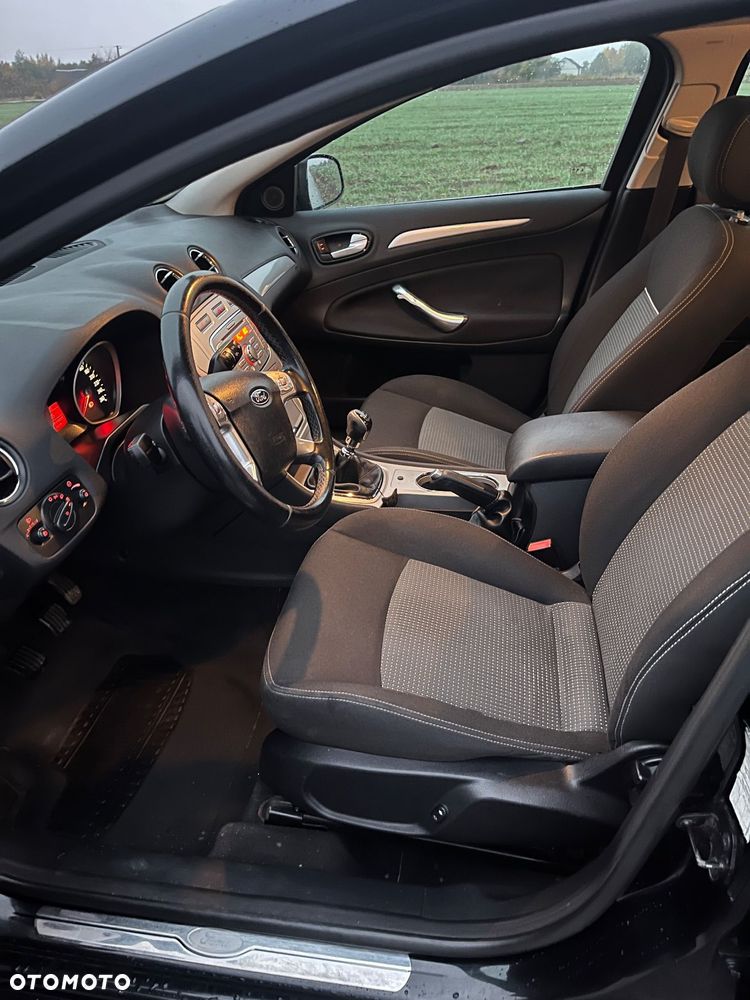 Ford Mondeo 1.8 TDCi Trend - 17