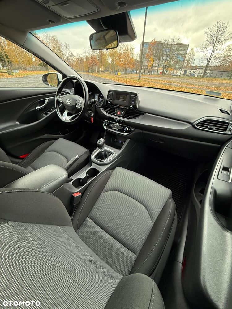 Hyundai i30 1.6 D Classic + - 10